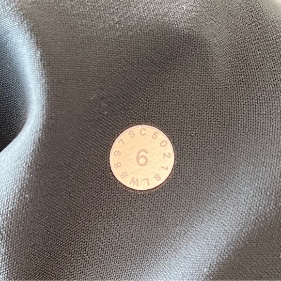 Lululemon On The Fly Skirt *21"
Sea Steel Size 6 - Picture 12 of 12